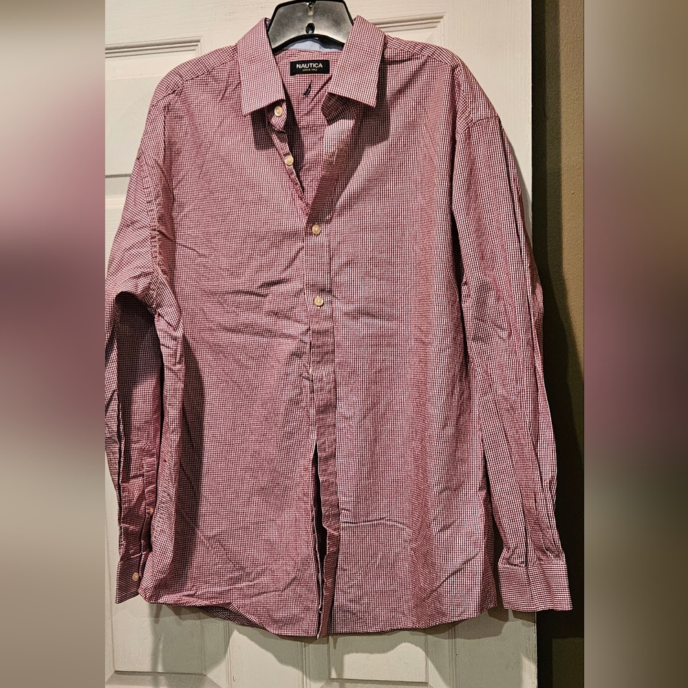 NAUTICA BUTTON DOWN SHIRT